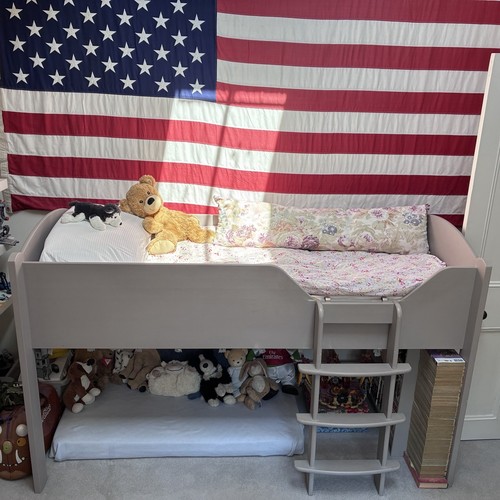 Single layer bunk - single, bed